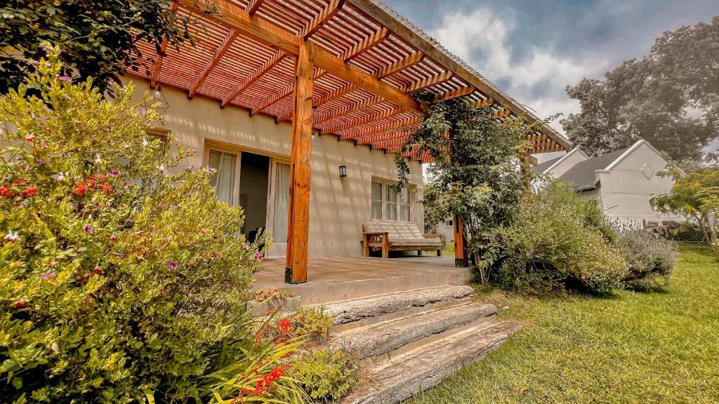 Casa Luca - Casa en chapa barrio privado con pileta - Hola Sur