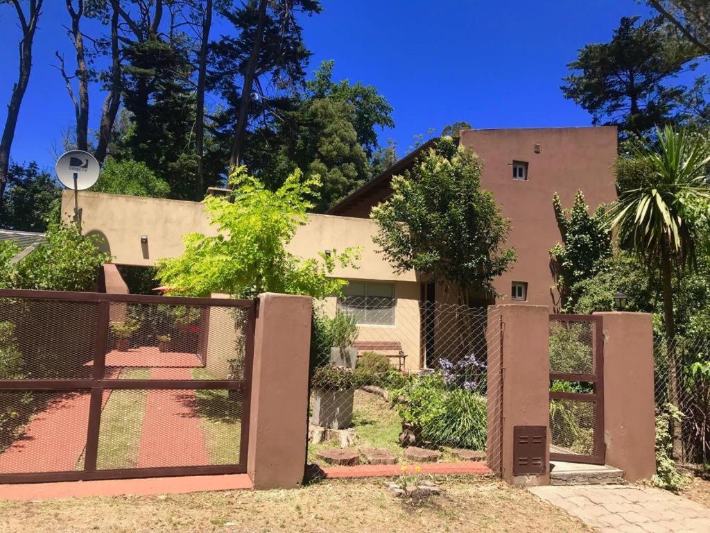 Los 3 Gringos Casa Bosque P Ramos