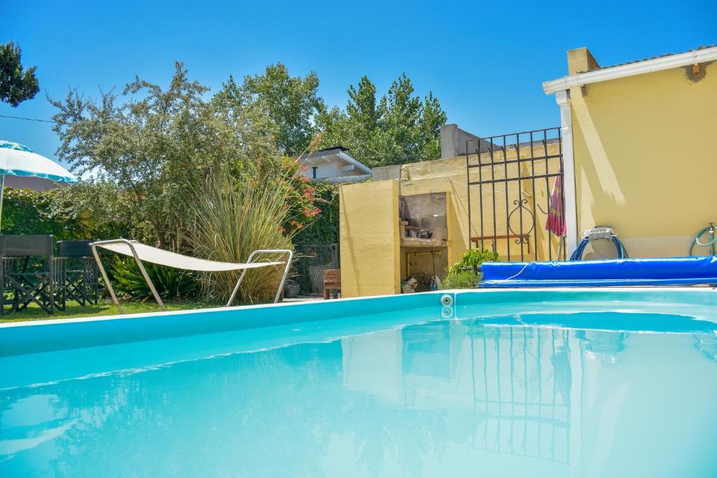 Casa con jardín y pileta en Chascomús, cerca de la Laguna