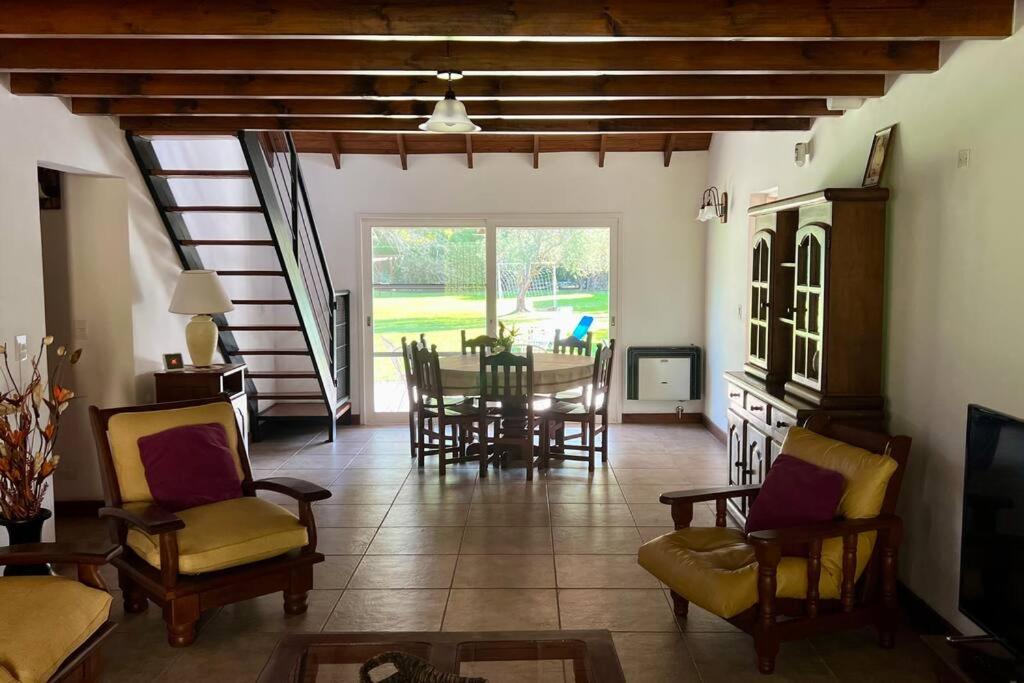 Casa en Ing. Maschwitz con gran parque y pileta