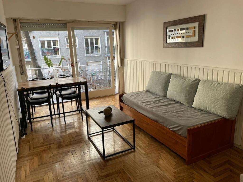 Depto 2 ambientes Zona Aldrey