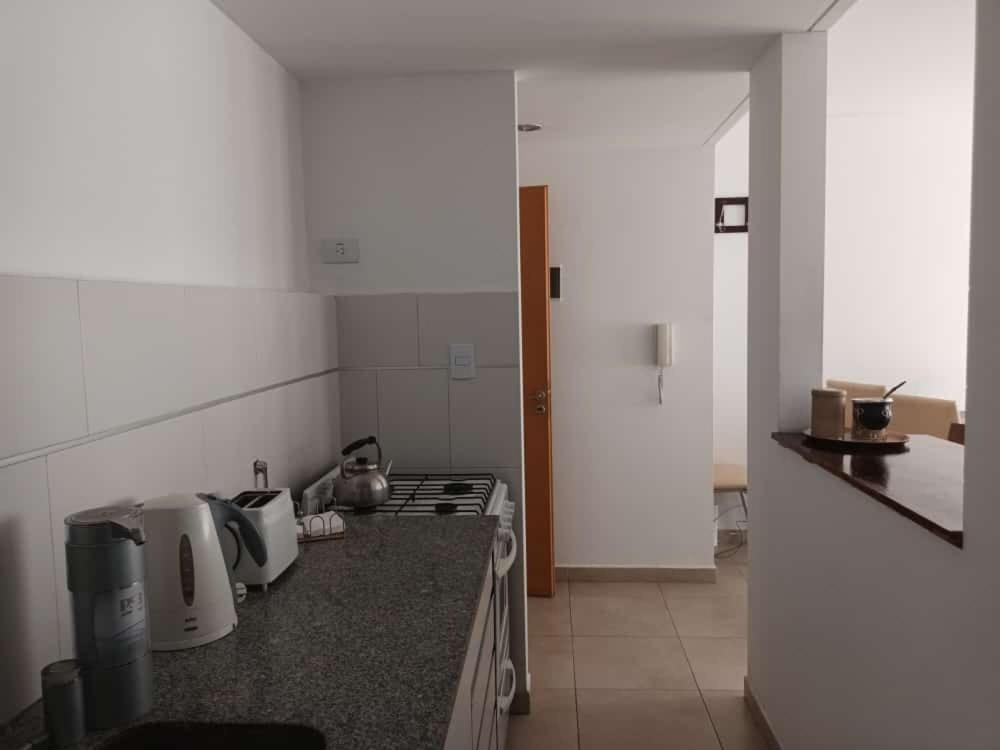 DEPTO 2 Y 62 CON COCHERA PROPIA