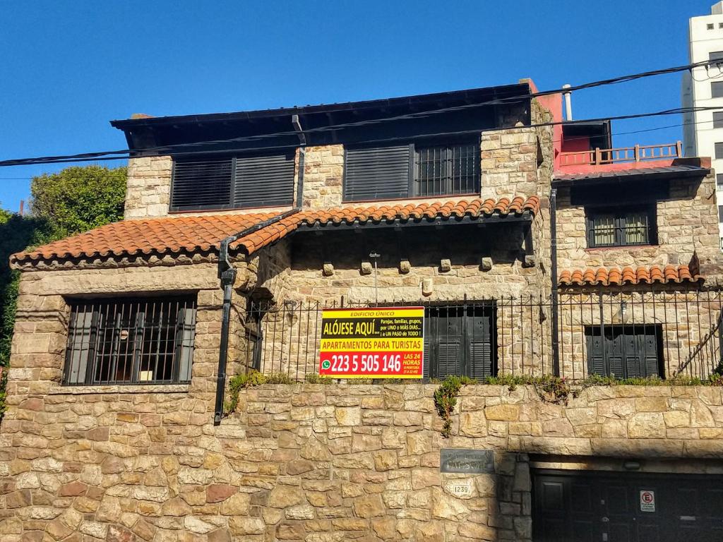 EDIFICIO ÚNICO Mardel - Deptos Low Cost equipados 30 m de la costa y 350 m del centro Cerca de todo!
