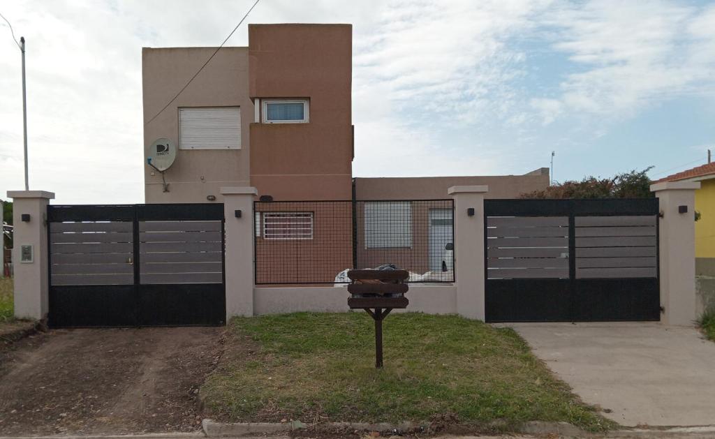 ELINOR-CASA PLAYERA