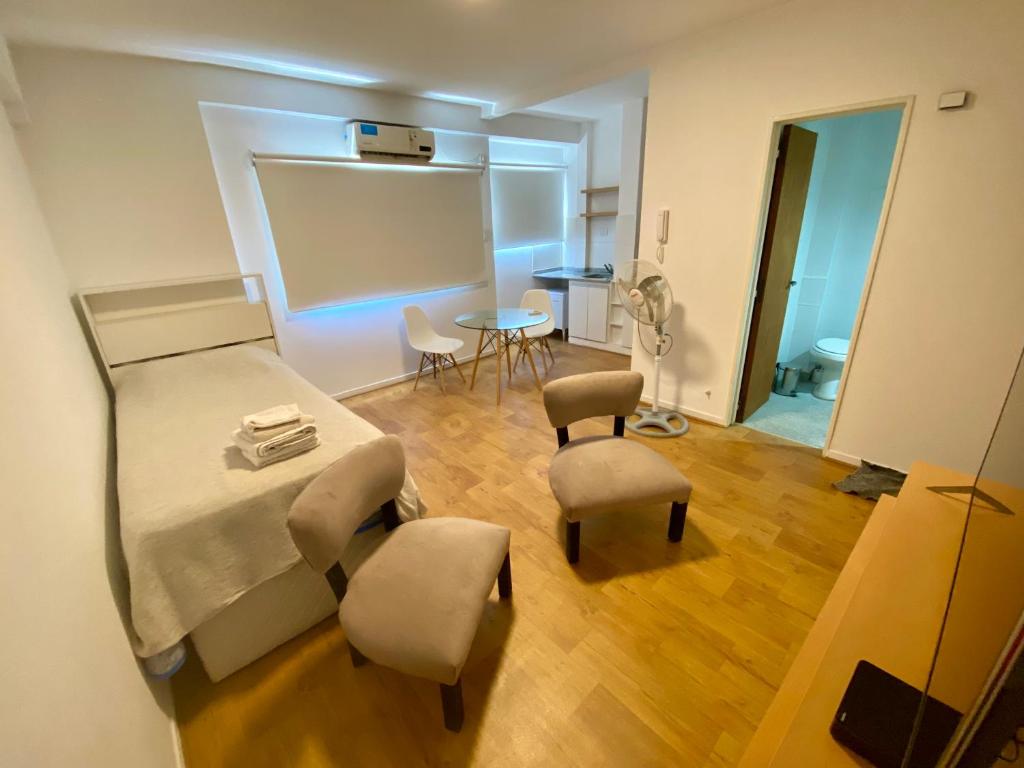Estudio Monoambiente en Plaza Moreno