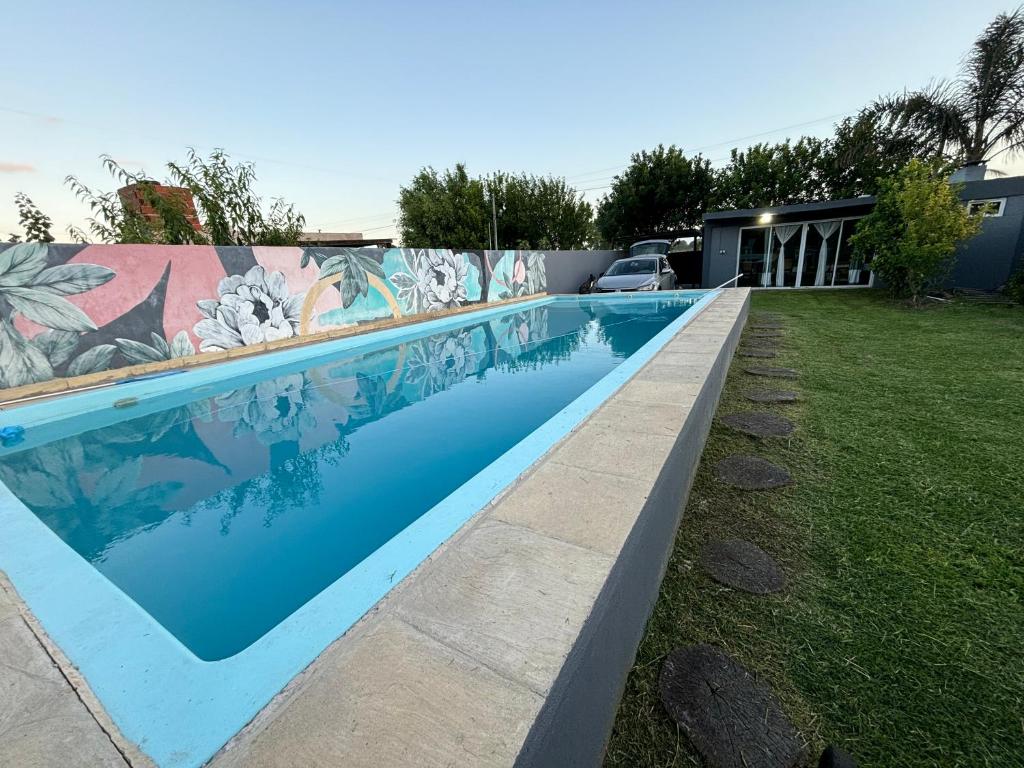 Hospedaje DON HORACIO!!Hermosa Casa con Quincho parrila y Pileta frente a la Laguna!!!!