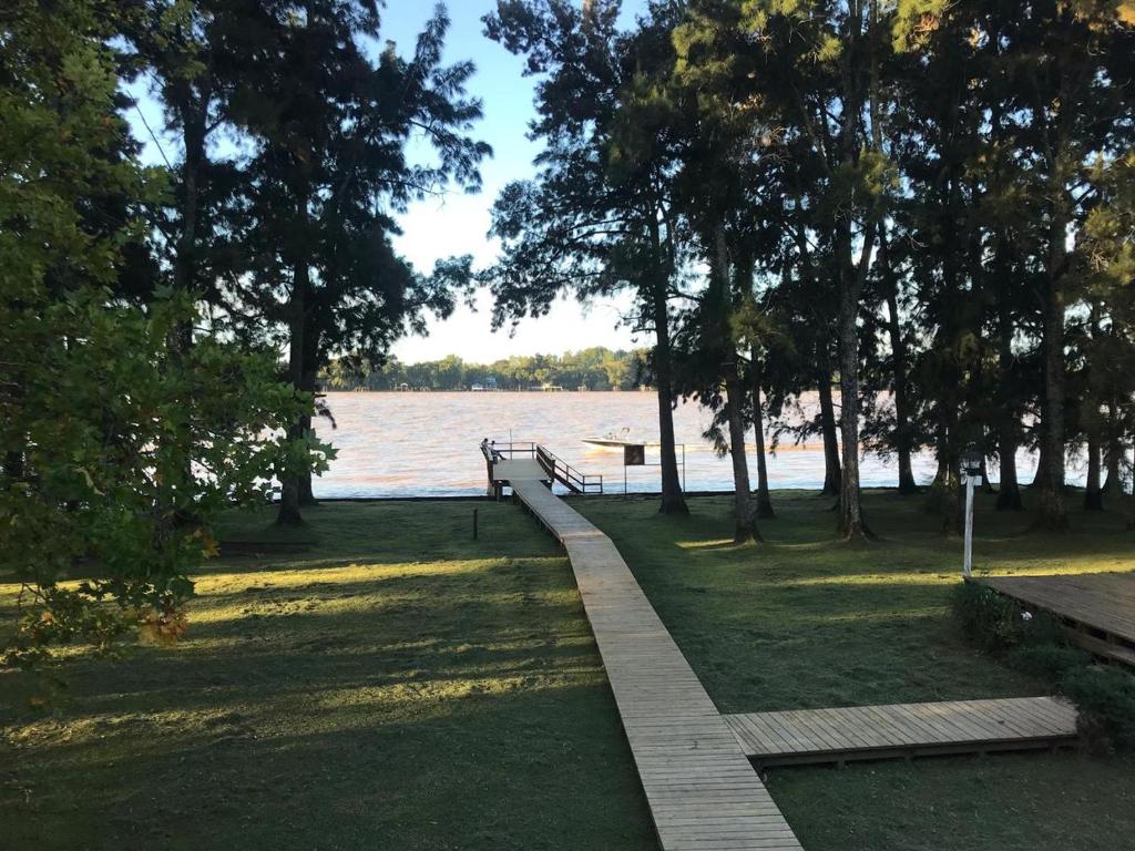 CASA ESPECTACULAR en ISLA, Única en el Delta del Tigre, Sobre el Rio Paraná de las Palmas, en ESCOBAR con Excelentes Amenities