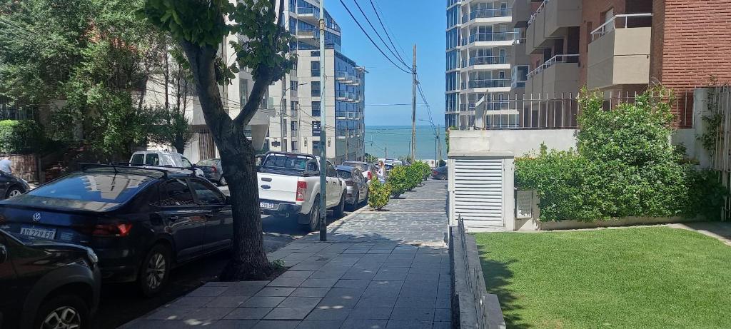 Playa Grande 2 ambientes en Peña y Alem, enero y febrero de sábado a sábado solo familias y parejas