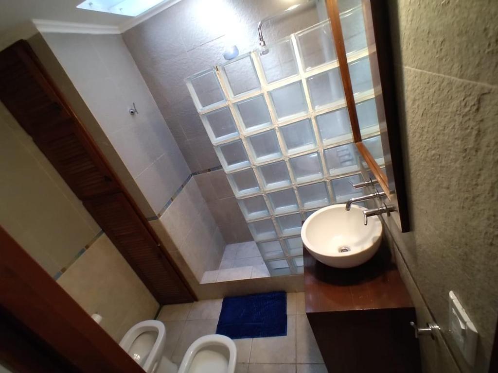 Cálida Casa - 2 Hab - centro MG -15 min Ezeiza